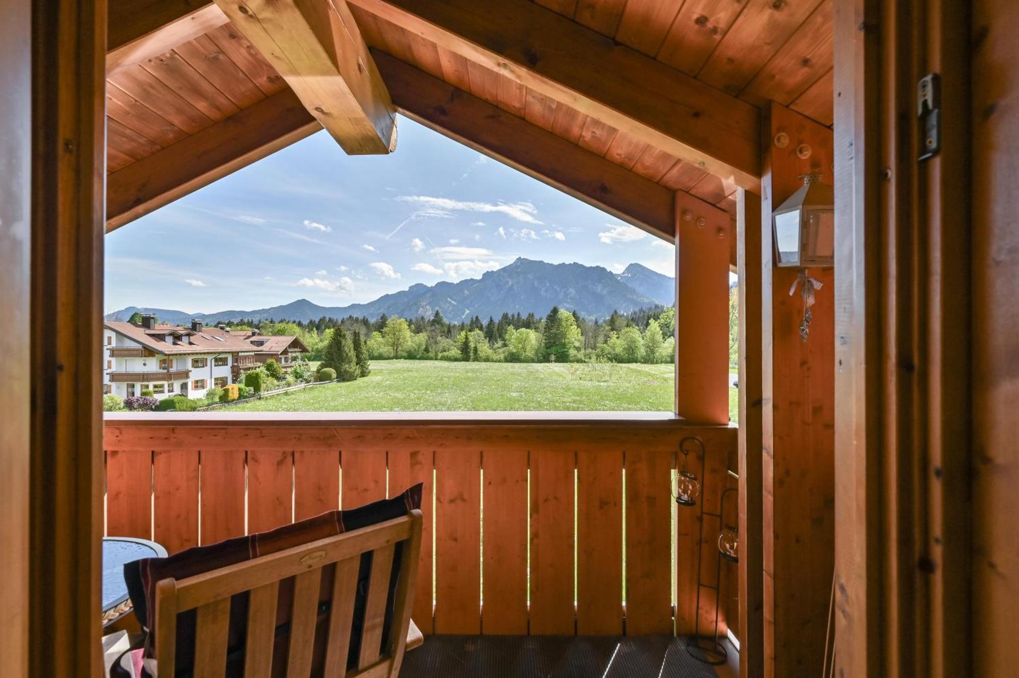 Chalet Im Haus Schlossblick Füssen Esterno foto